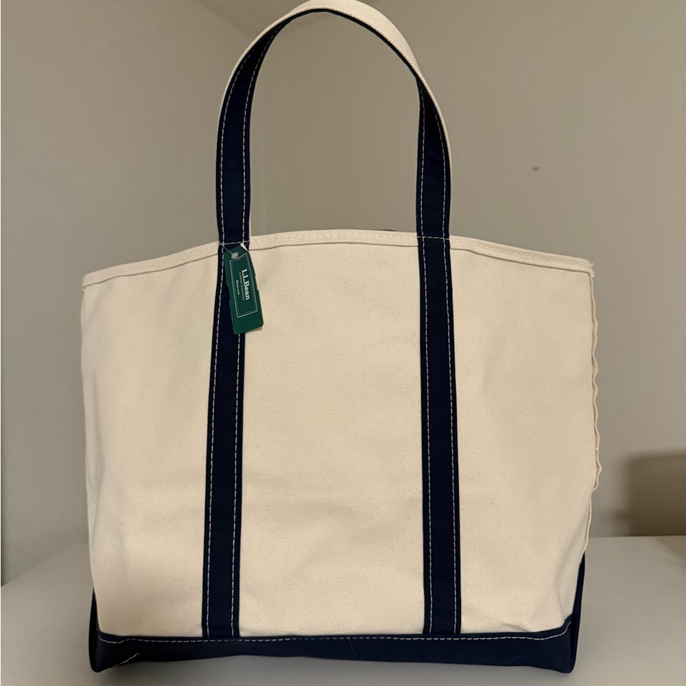 L.L. Bean Boat & Tote bag with Blue Trim